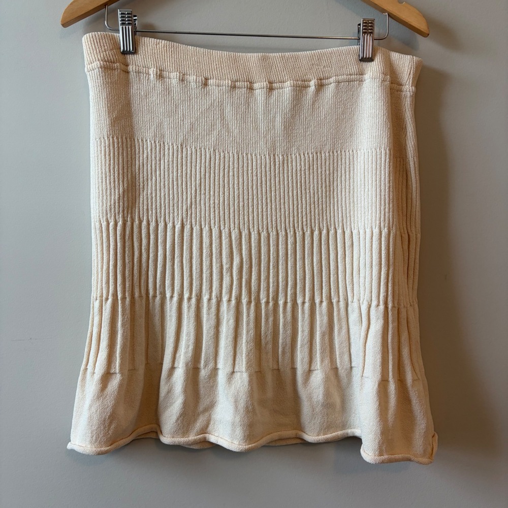 St John Collection Marie Gray Cream Wool Ribbed Knit Flounce Mini Skirt Size 4